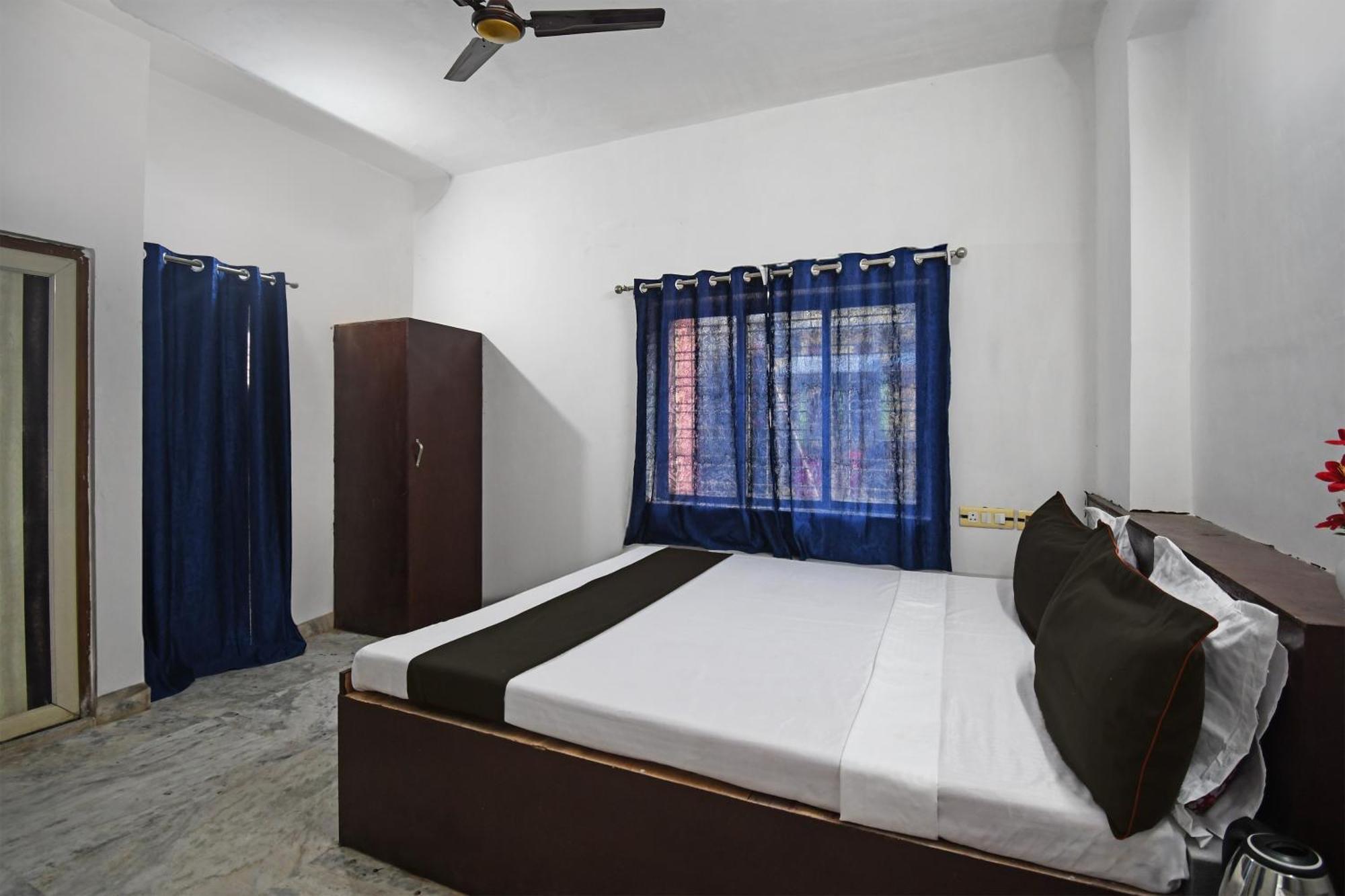 Oyo Hotel Chinar Park Calcutta Extérieur photo