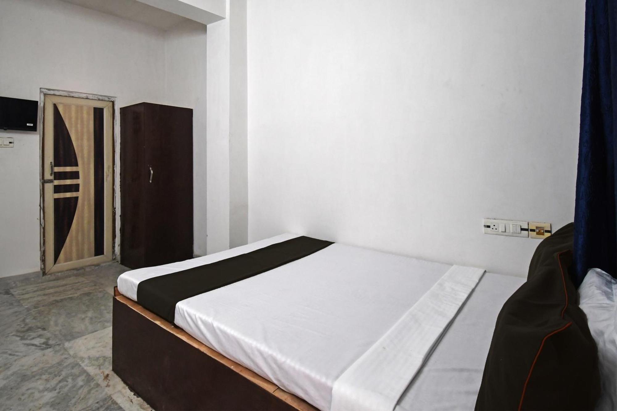 Oyo Hotel Chinar Park Calcutta Extérieur photo