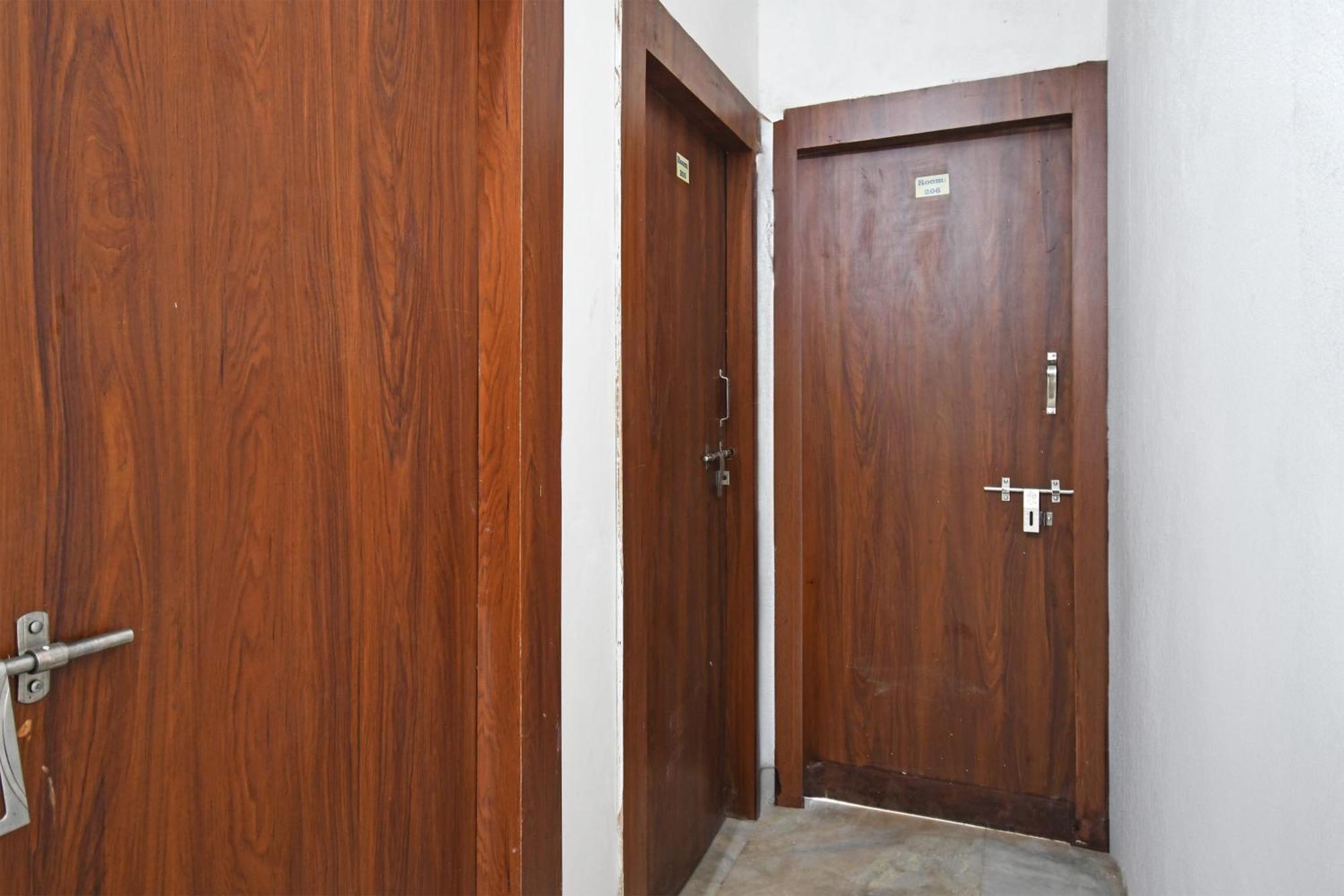 Oyo Hotel Chinar Park Calcutta Extérieur photo